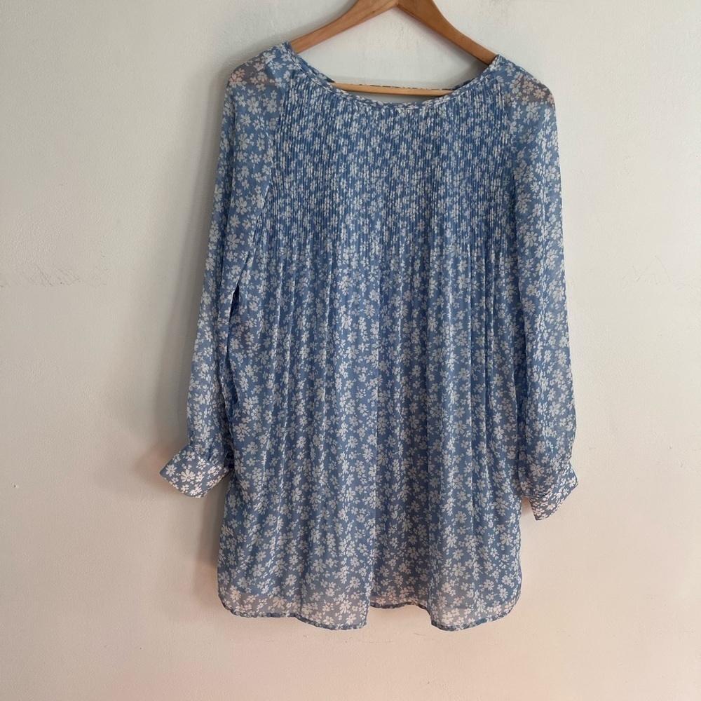 Kimchi Blue Small Tunic Blouse Floral  Blue White Cutout Urban Outfitters Top